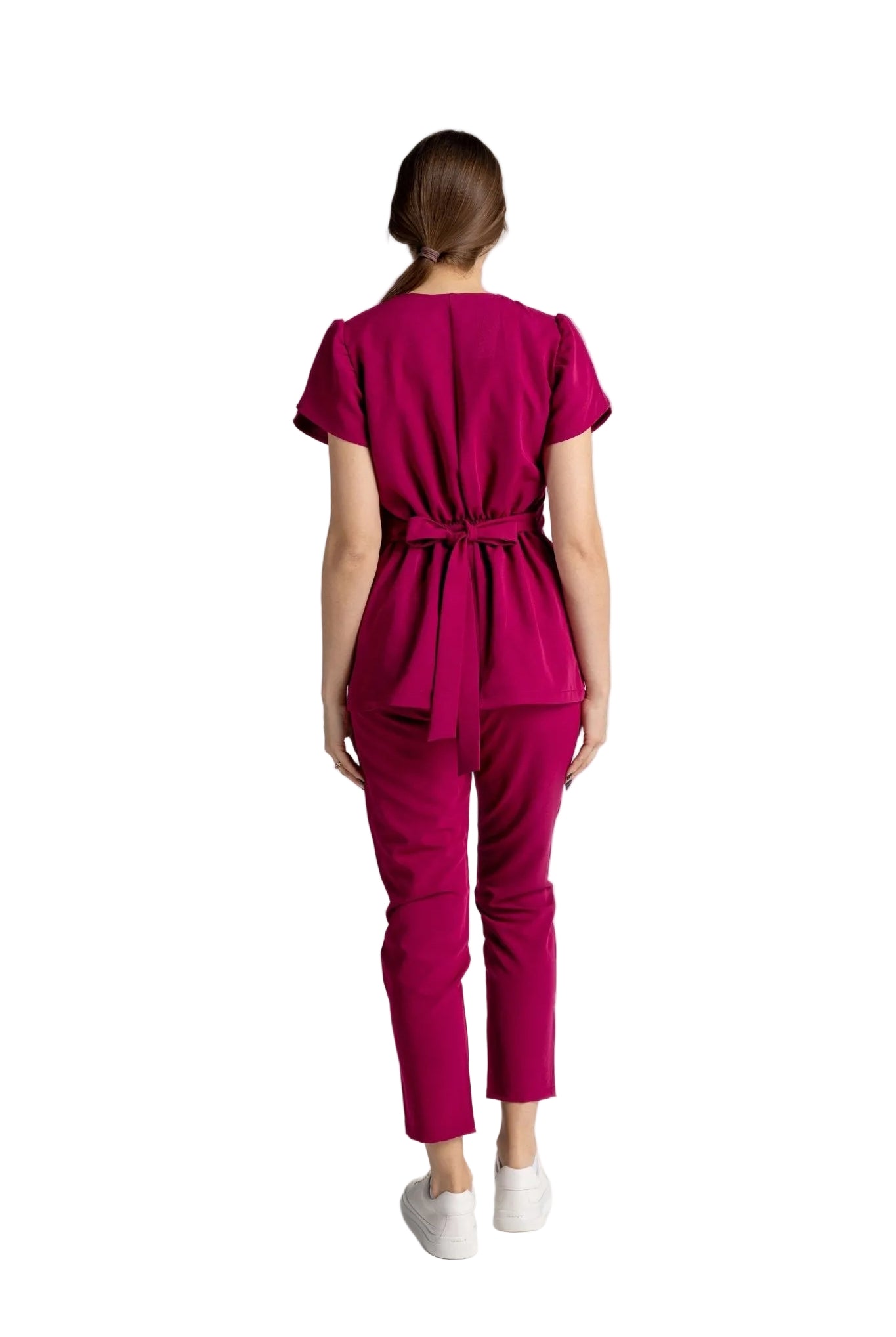 Costum Premium Elastic Sofia, tinuta profesionala eleganta, cu design distinctiv si functionalitate, culoare magenta.
