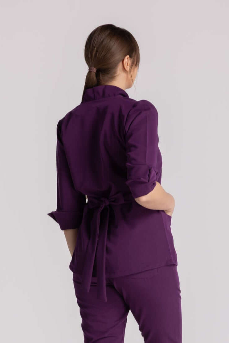 Bluza Elastica Elise - spate elegant cu guler shal si cordon ajustabil.