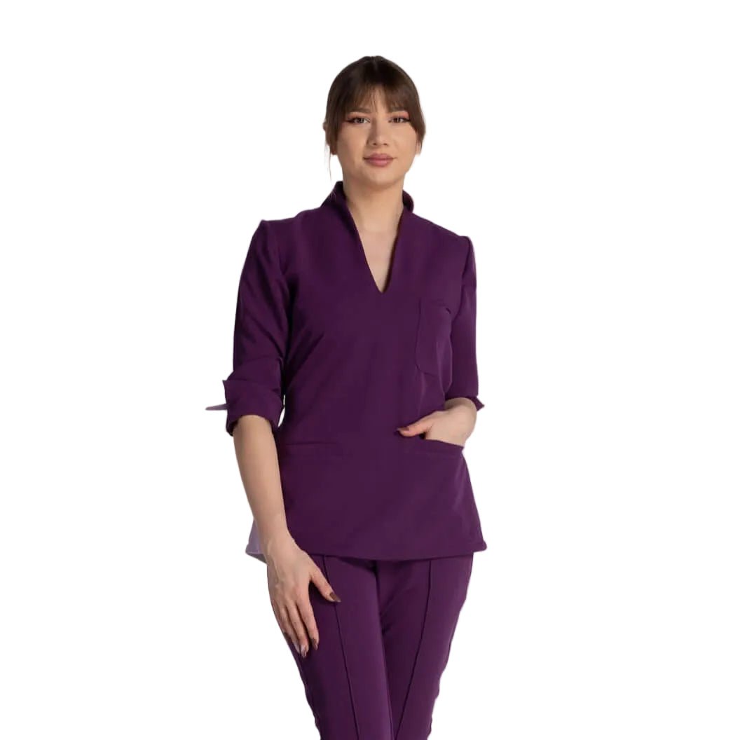 Bluza Elastica Elise - bluza medicala eleganta cu guler shal si buzunare, in nuanta de mov.