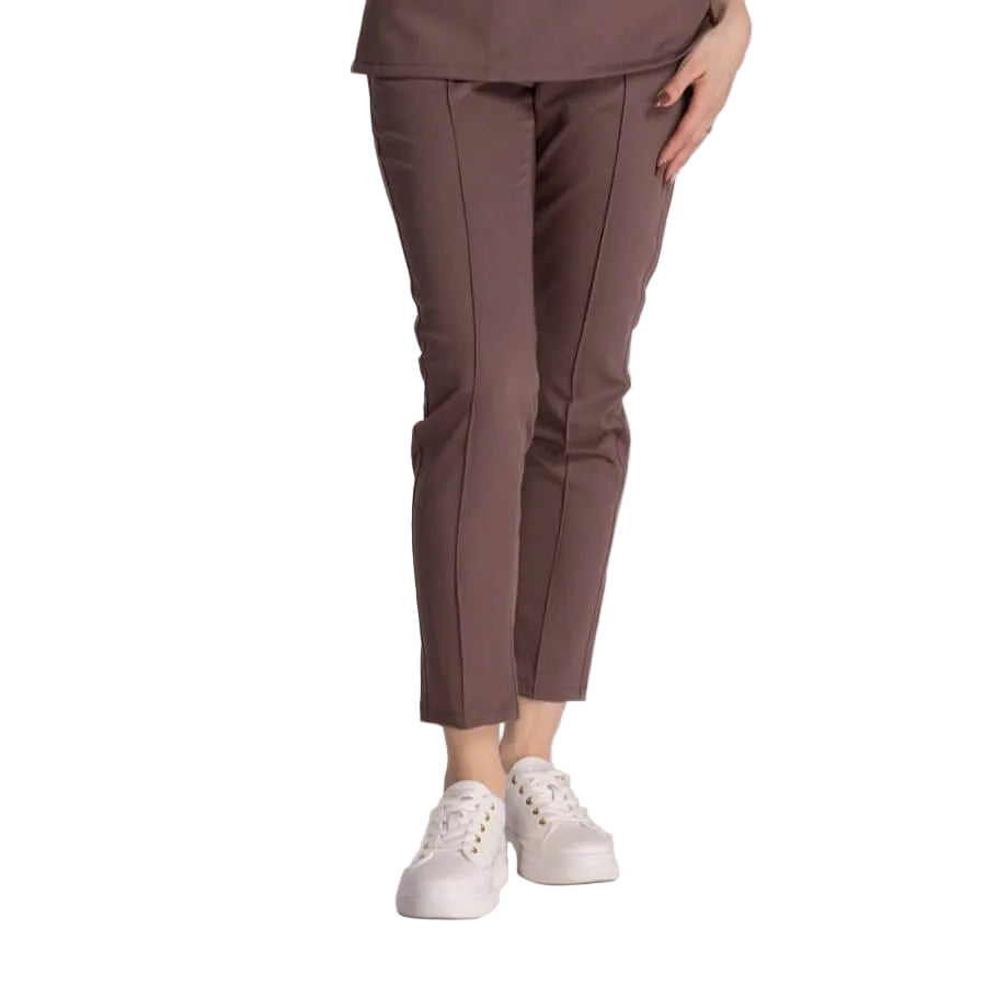 Pantaloni Elastici Elise, pantaloni eleganți și confortabili pentru medici, prezentând un design modern și practic.